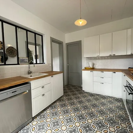 Villa Grande - 50m - Piscine - Proche Centre Gare - Parking