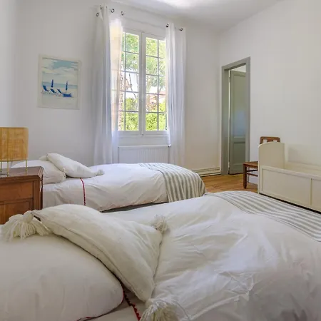 Villa Grande - 50m - Piscine - Proche Centre Gare - Parking *