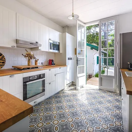 Villa Grande - 50m - Piscine - Proche Centre Gare - Parking Arcachon