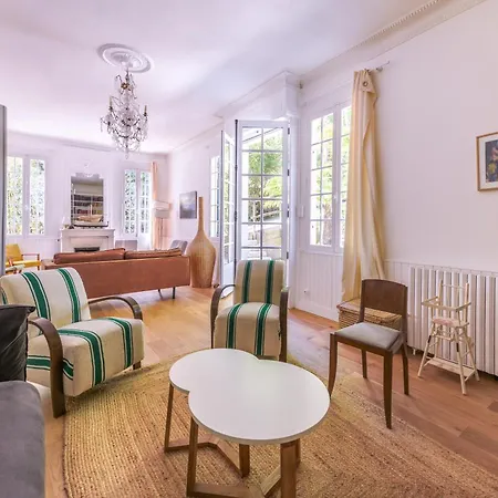 Grande - 50m - Piscine - Proche Centre Gare - Parking *