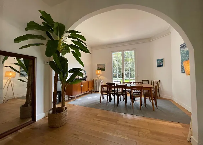 Grande - 50m - Piscine - Proche Centre Gare - Parking