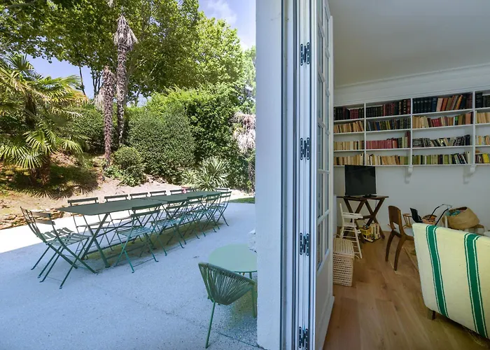 Grande - 50m - Piscine - Proche Centre Gare - Parking