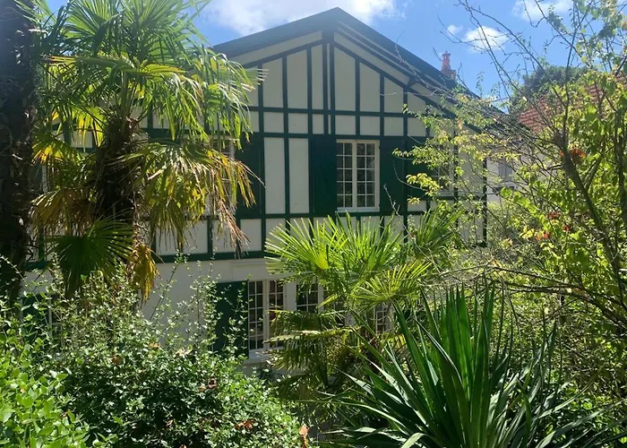 Villa Grande - 50m - Piscine - Proche Centre Gare - Parking *