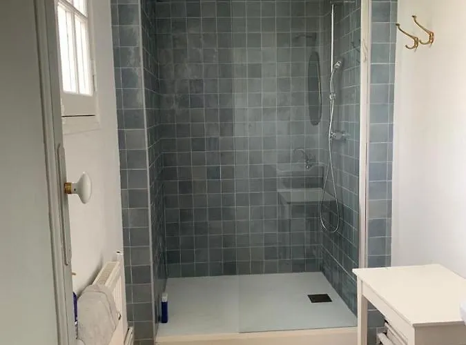 Grande - 50m - Piscine - Proche Centre Gare - Parking Villa