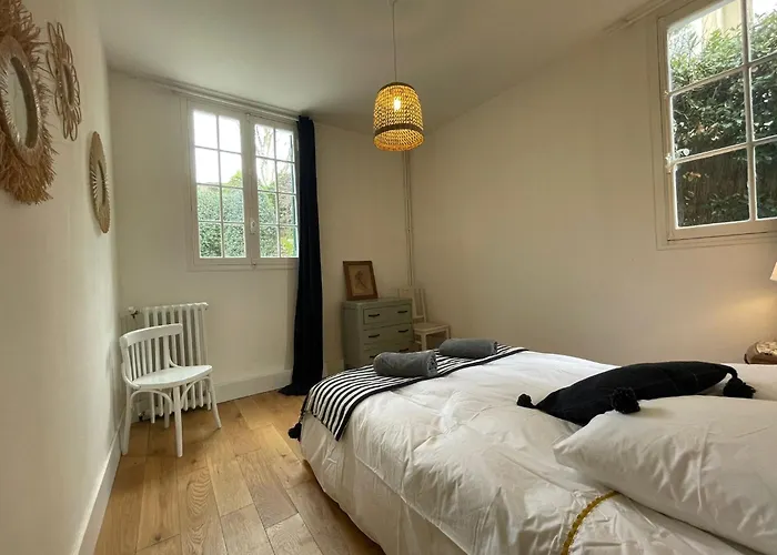 Grande - 50m - Piscine - Proche Centre Gare - Parking Villa